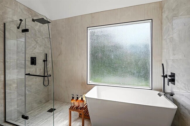 Building Photo - 3427 Shadowchase Dr