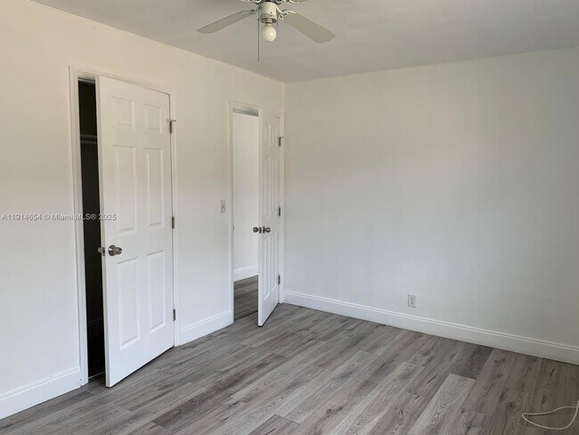 Building Photo - 413 NW 4th Ave