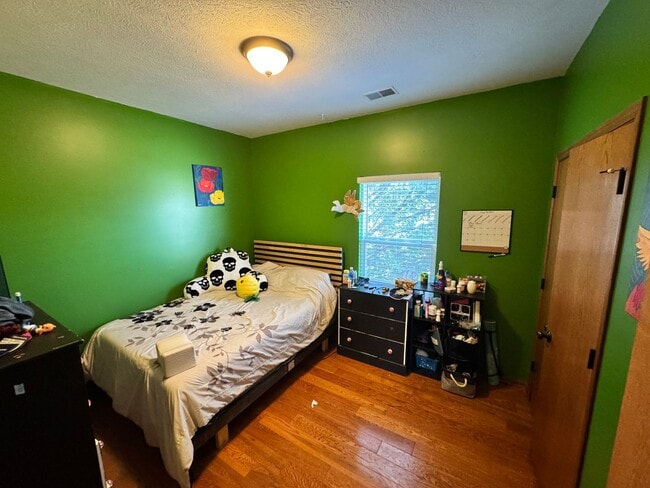 Building Photo - 3 Bedroom Home in Quiet Cul-de-sac!