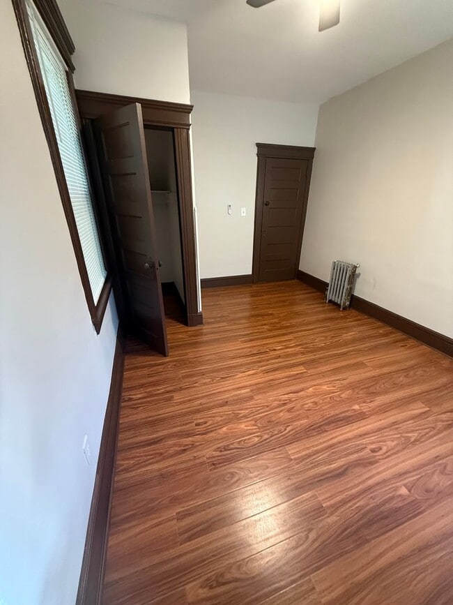 Building Photo - 203 Hollywood Ave