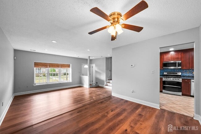 Building Photo - 34 Sassafras Ct