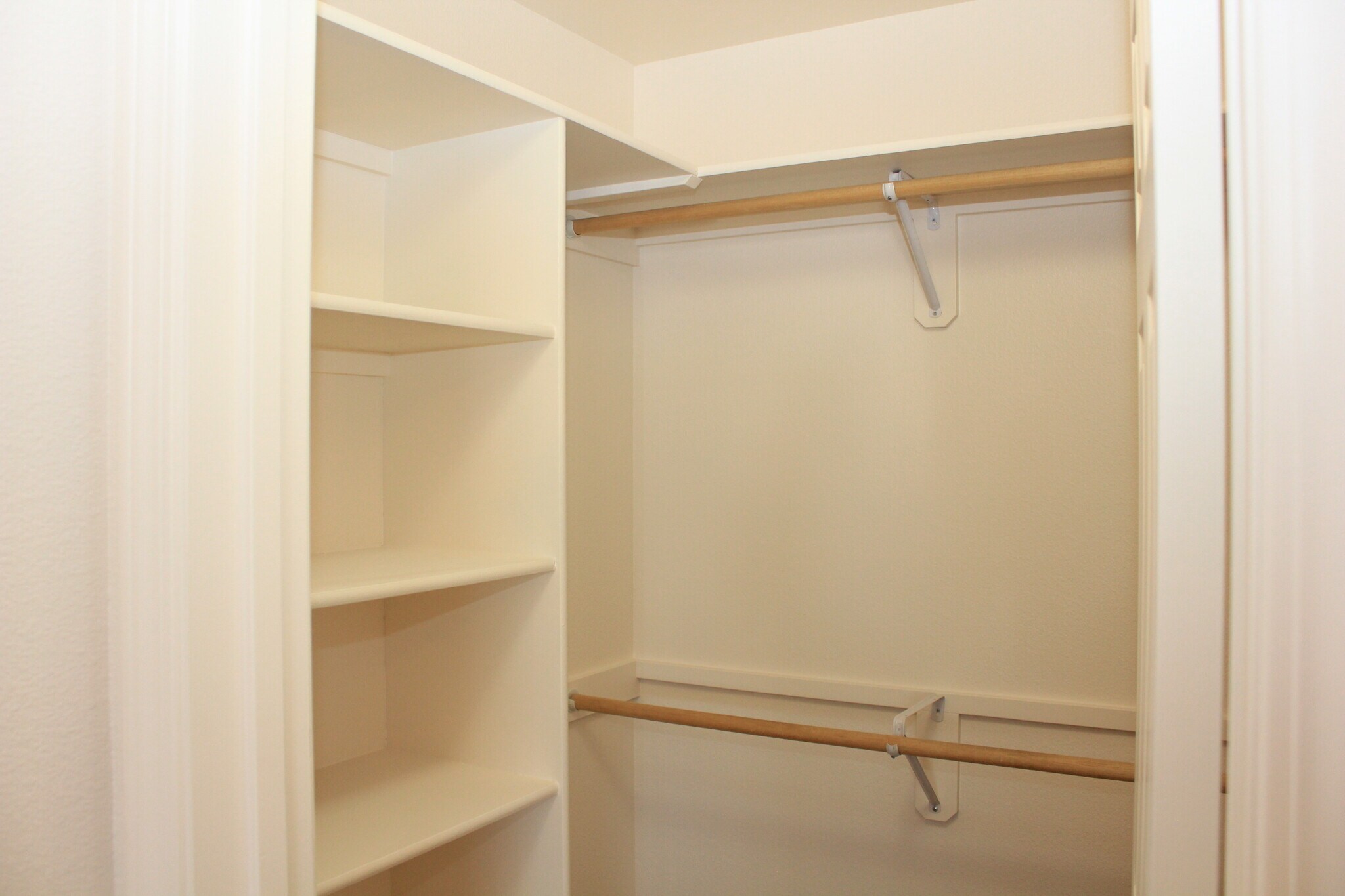 Walk-in Closet - 7626 W Opohonga Ln