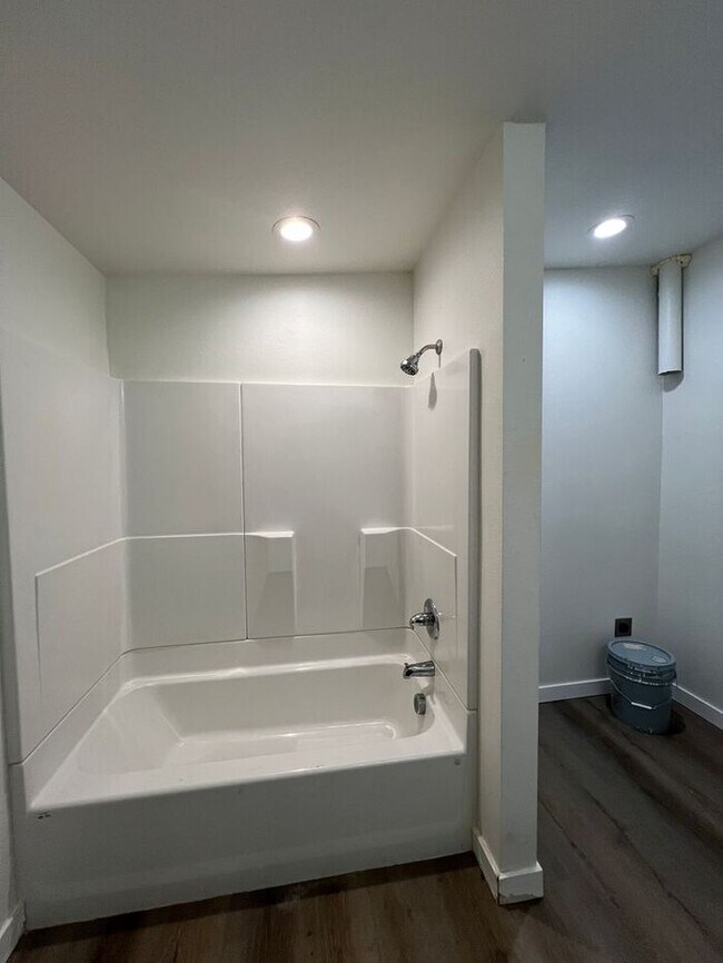 Building Photo - Professional Photos Coming Soon!