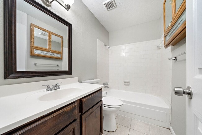 Building Photo - Duplex