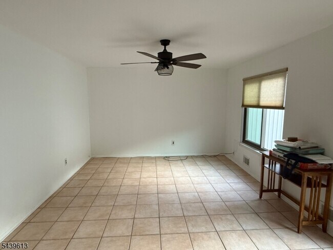 Building Photo - 13229 Dell Pl