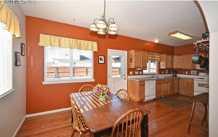 Dining room - 95 Pike Lane