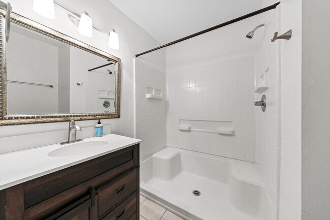 Building Photo - Brooks Landing