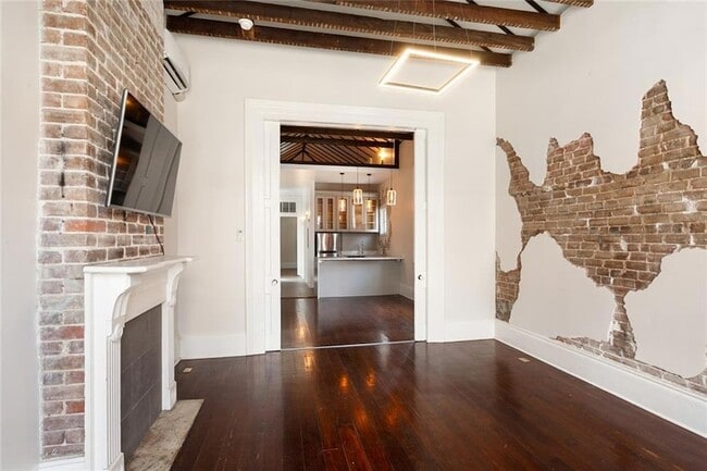 Building Photo - 1300 Chartres St