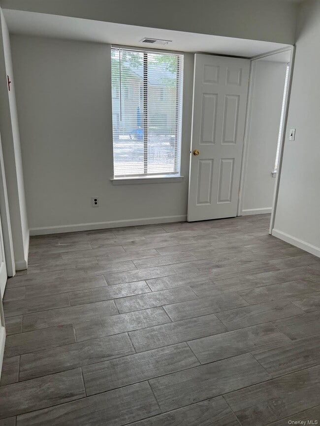 Building Photo - 19 Sierra Ct