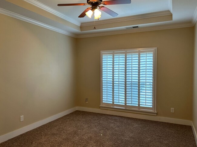 Building Photo - 122 Singapore Cir