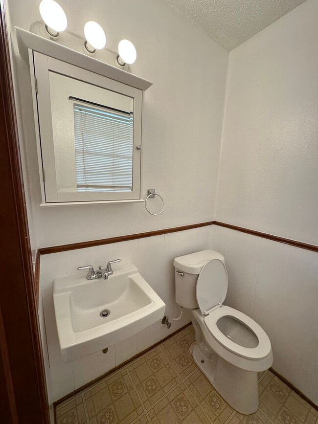 Building Photo - 4720 Spiva Dr