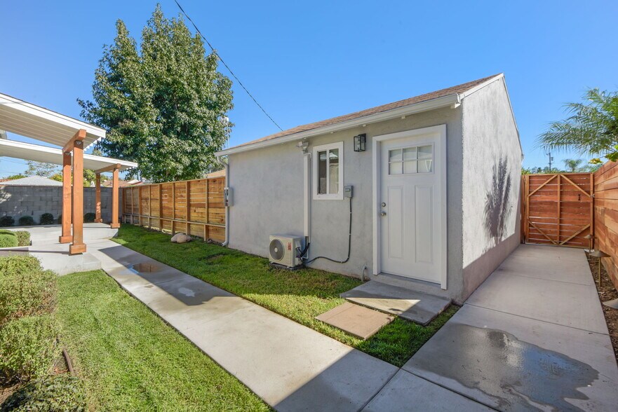 Bonus Room - 6533 Ben Ave