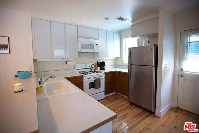 Building Photo - 2232 Allesandro St