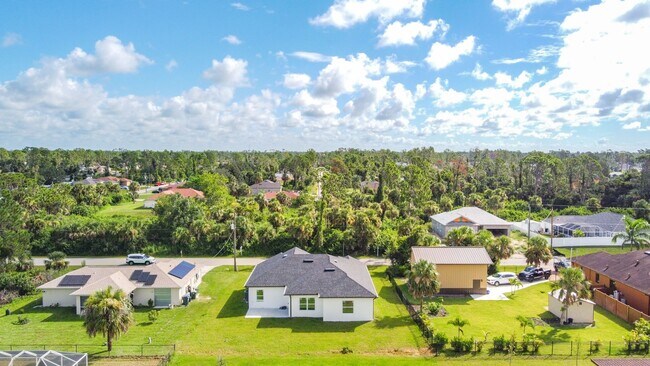 Building Photo - North Port For Lease