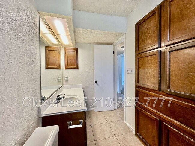 Building Photo - 10563 Starcrest Dr