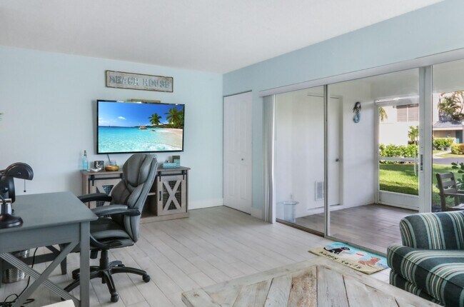 Building Photo - 1605 S US Hwy 1