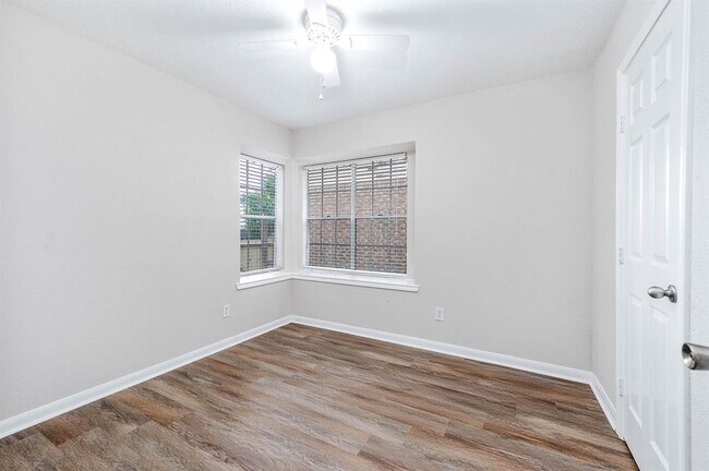 Building Photo - 103 Avocado St