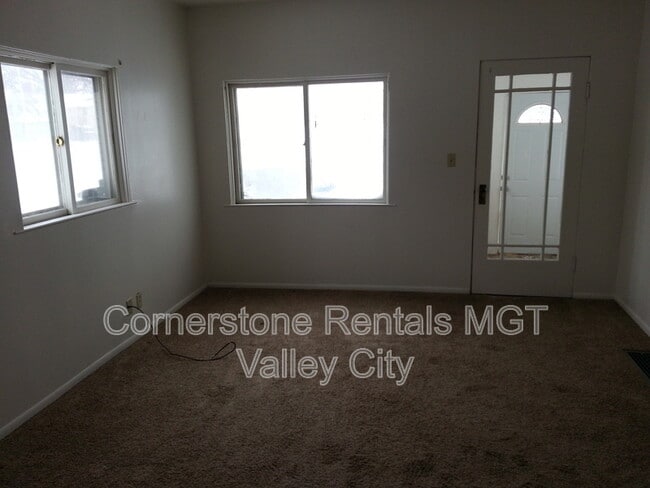 Building Photo - 309 College St SE