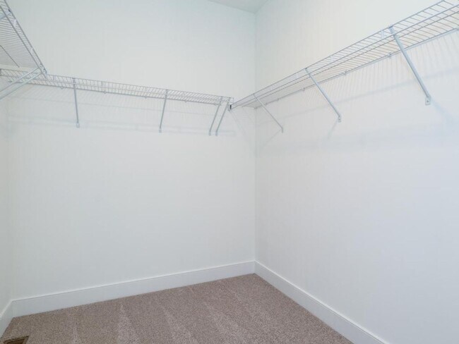 Building Photo - Luxury Townhome in the Heart of Cranberry Twp