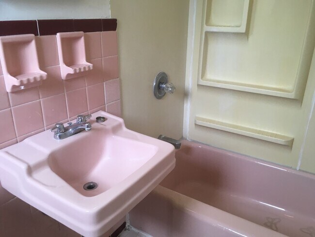 Building Photo - 5626 Wilkins Ave