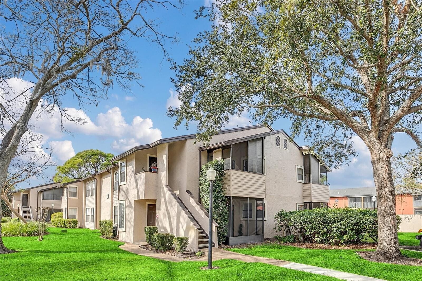 Building Photo - 2918 Antique Oaks Cir