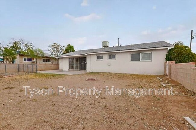 Building Photo - 3503 Montclaire Dr NE