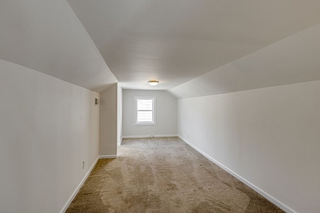 Building Photo - Newly Renovated 3BR/1BTH with Loft for Rent!