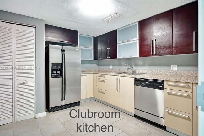 Building Photo - 500 NE 29th St