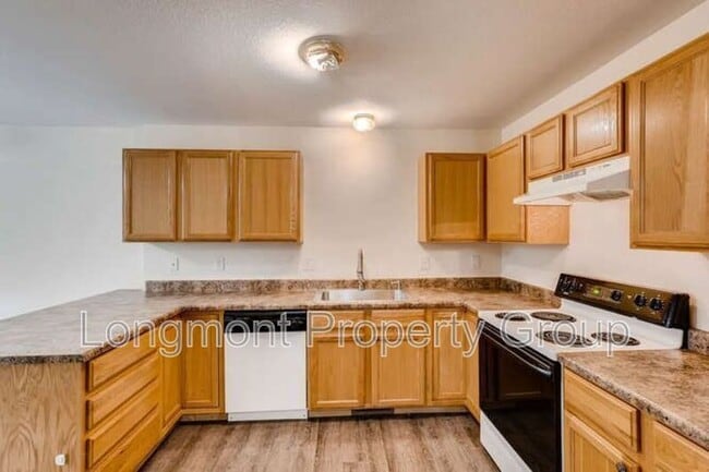 Building Photo - 1601 Great Western Dr