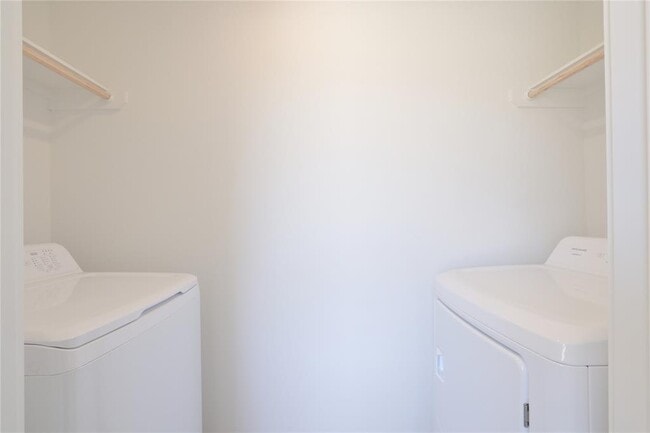 Building Photo - 111 Cedar Elm Ct