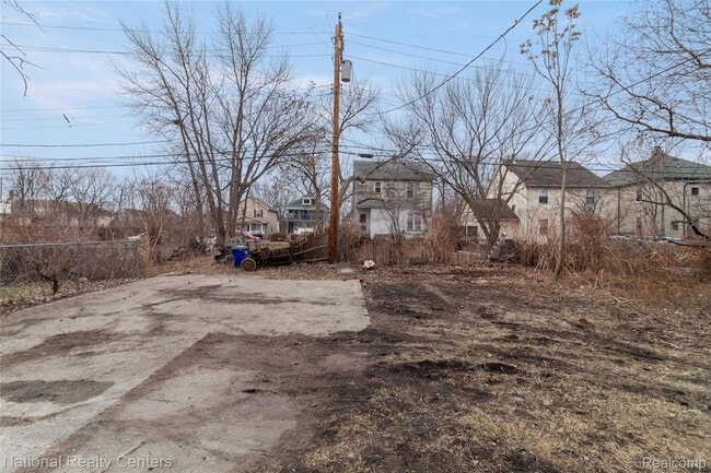 Building Photo - 767 Navahoe St