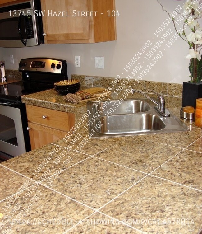 Building Photo - 13745 SW Hazel St