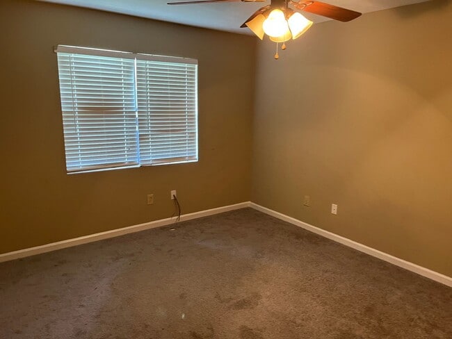Building Photo - Cedar Chase - 3 Bedroom available August 2...