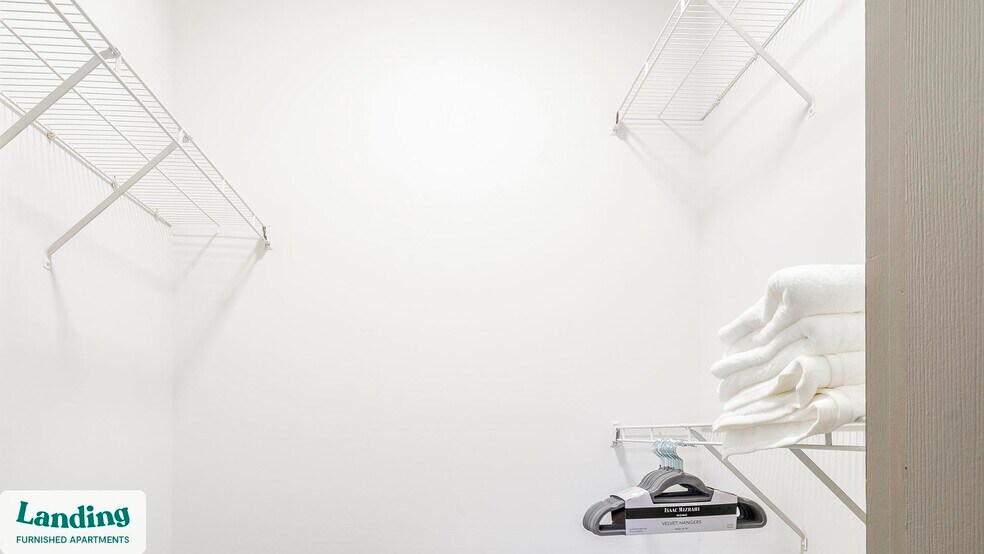 Building Photo - 2000 Monroe Pl NE