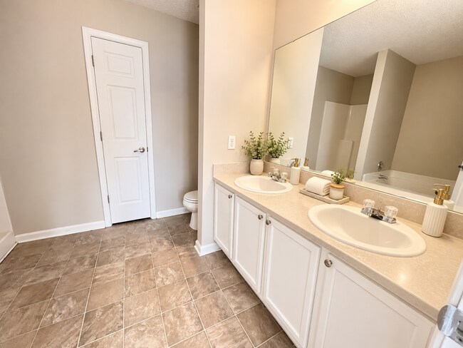 Building Photo - 4956 Wexford Trail