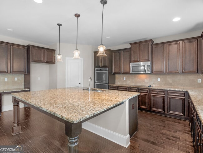 Building Photo - 185 Regency Pl