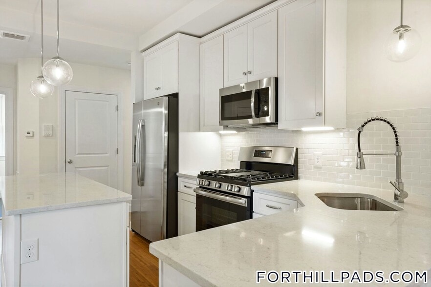 Building Photo - 137 Thornton St