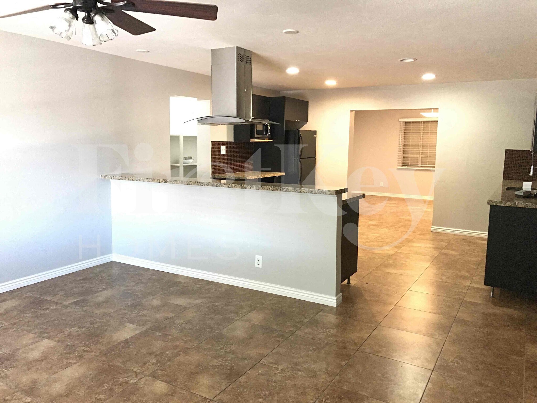 Building Photo - 2308 W Orchid Ln