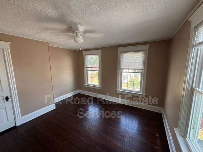 Building Photo - 1219 Campbell Ave