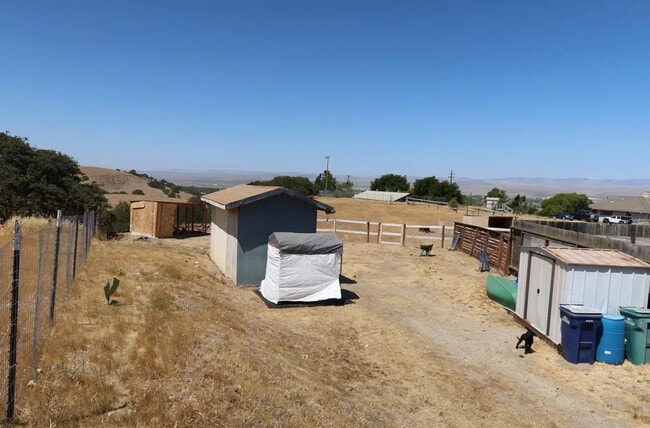 Building Photo - 50950 Pine Canyon Rd