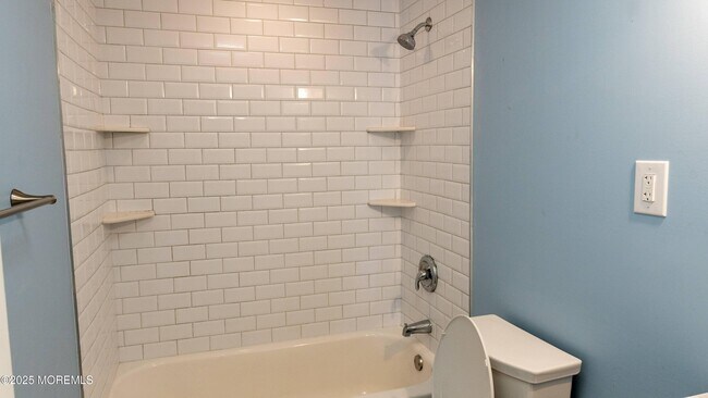 Building Photo - 6 Reno Ct