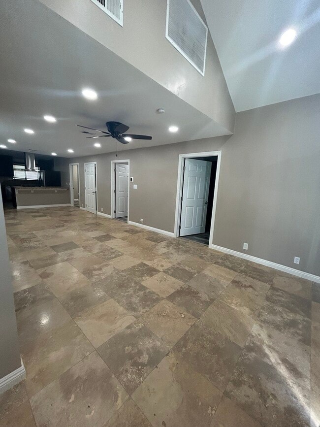 Building Photo - 1317 Marline Ave