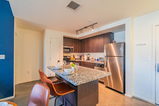 Building Photo - 915 N 4th St