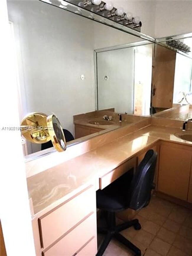 Building Photo - 2231 SW 14th St