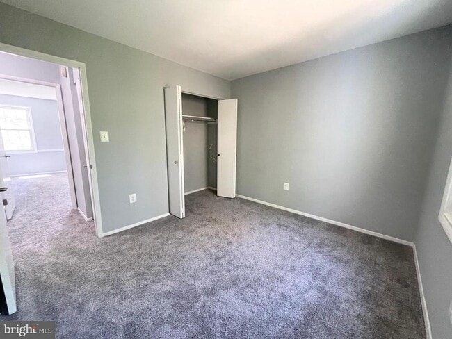 Building Photo - 1928 Rainbow Ct