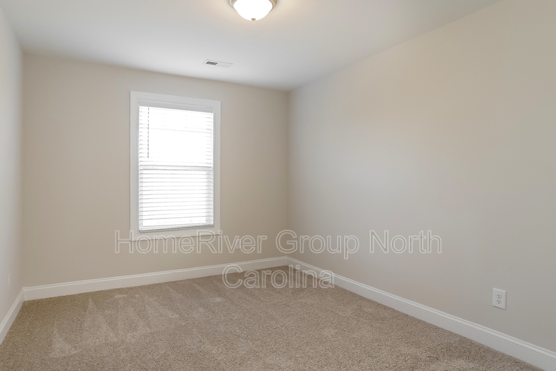 Building Photo - 304 Beaumont Cir