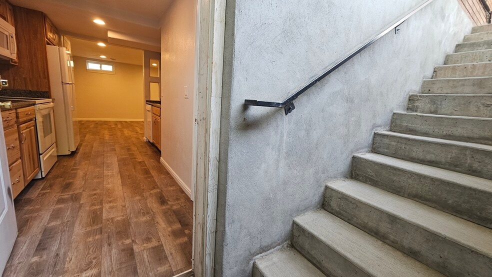 Building Photo - 512 E 5900 S