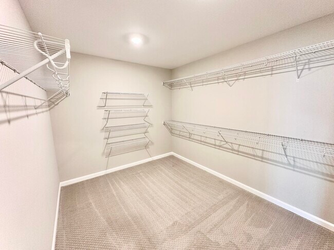 Building Photo - 4300 Steamboat Rd