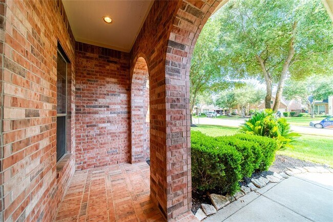 Building Photo - 28210 Cross Creek Springs Ln