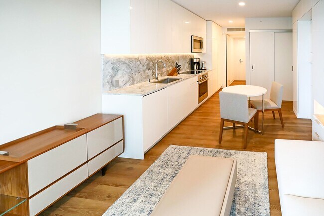 Building Photo - Aalii ocean view unit for rent, furnished and 1 free parking stall